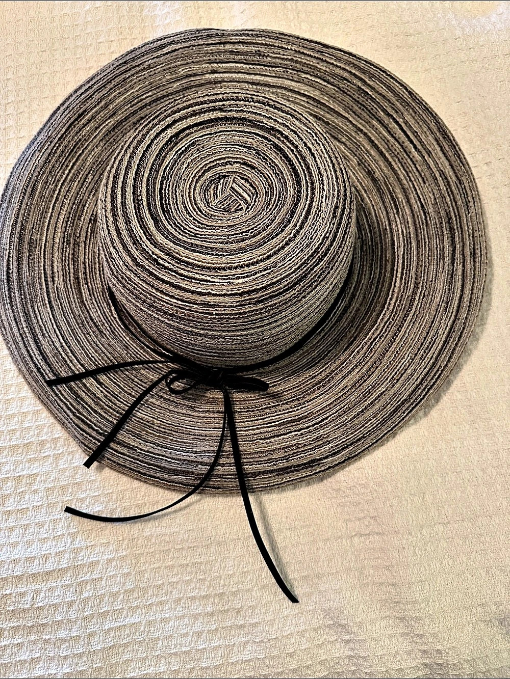 Royal Black Striped Sun Hat in Gray & Black Like New
